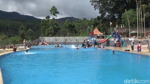 Foto: Balong Geulis yang Segar dan Cantik di Sumedang