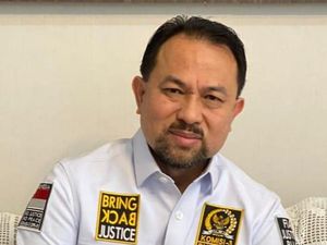 Komisi Hukum DPR Harap Vonis Mati Herry Wirawan Jadi Efek Jera Pedofil Komisi Hukum DPR Harap Vonis Mati Herry Wirawan Jadi Efek Jera Pedofil