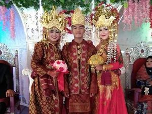 Restu Ortu ke Suwan Bawa Poppy dan Anggun Sekaligus ke Pelaminan Restu Ortu ke Suwan Bawa Poppy dan Anggun Sekaligus ke Pelaminan