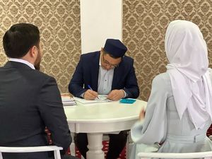 Pevoli Cantik Sabina Nikah: Pakai Kerudung, Sebut Alhamdulillah