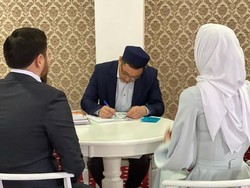 Pevoli Cantik Sabina Nikah: Pakai Kerudung, Sebut Alhamdulillah