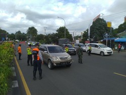 Lalin di Simpang Gadog Lancar, Antrean Kendaraan di Pasar Cisarua