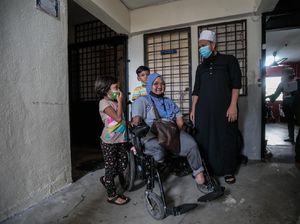 Tak Punya Tangan dan Kaki, Wanita Ini Tetap Semangat Jualan Kue di Jalan Tak Punya Tangan dan Kaki, Wanita Ini Tetap Semangat Jualan Kue di Jalan