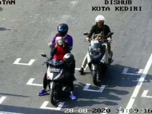 5 Perilaku Biker di Traffic Light yang Bikin Geleng-geleng Kepala 5 Perilaku Biker di Traffic Light yang Bikin Geleng-geleng Kepala