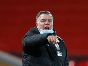 Big Sam Kembali Jadi Batu Sandungan Liverpool di Anfield