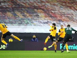 Gol Kilat Ndombele Bawa Tottenham Ungguli Wolves di Babak I