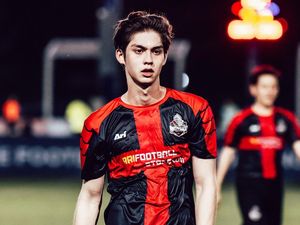 23 Potret Ganteng Bright Vachirawit yang Baru Ultah ke-23