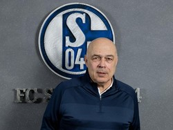 Christian Gross, Pelatih Keempat Schalke Musim Ini