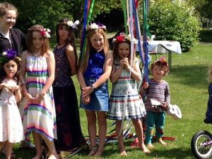 Petani Inggris: Tinggal Bersama 50 Orang Selama Pandemi Corona adalah Berkah