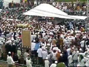 Satgas COVID-19 Sebut Tak Ada Klaster Pilkada dan Pemakaman Habib Hasan Assegaf Satgas COVID-19 Sebut Tak Ada Klaster Pilkada dan Pemakaman Habib Hasan Assegaf