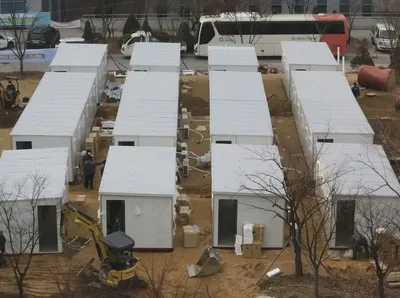 Hadapi Gelombang Ketiga, Korsel Sulap Kontainer Jadi RS Darurat