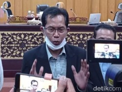 DPRD Surabaya Bahas Pemberhentian Risma Sebagai Wali Kota