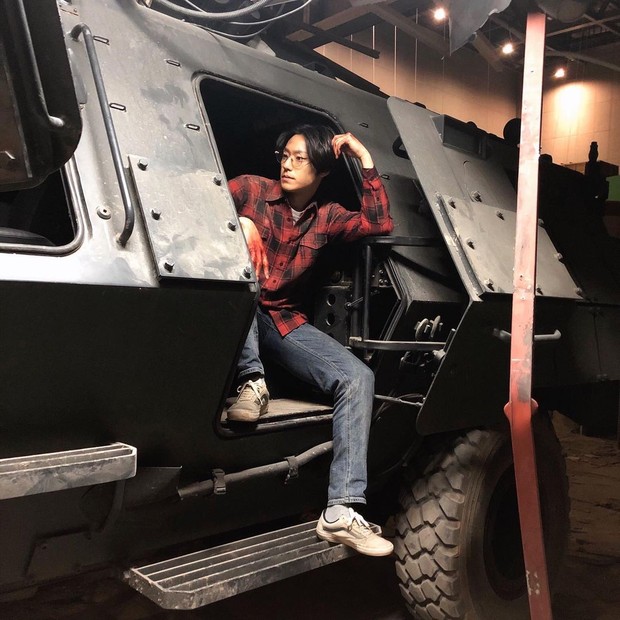 Lee Do Hyun membagikan foto di balik layar syuting Sweet Home/Sumber/Instagram/ldh_sky. Lee Do Hyun membagikan foto di balik layar syuting Sweet Home.