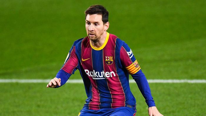 Lionel Messi BARCELONA, SPAIN - DECEMBER 16: Lionel Messi of FC Barcelona looks on during the La Liga Santander match between FC Barcelona and Real Sociedad at Camp Nou on December 16, 2020 in Barcelona, Spain. Sporting stadiums around Spain remain under strict restrictions due to the Coronavirus Pandemic as Government social distancing laws prohibit fans inside venues resulting in games being played behind closed doors. (Photo by David Ramos/Getty Images)