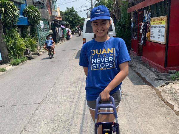 7 Foto Pramugari Cantik Jual LPG Setelah Setop Kerja karena Pandemi