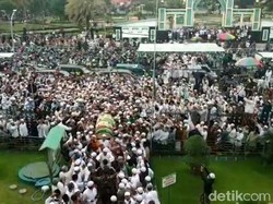 Polisi Turunkan Tim Dalami Kerumunan Saat Pemakaman Habib Hasan Assegaf