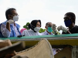Blusukan Temui Pemulung di Pramuka Jakpus, Mensos Risma Janji Carikan Rumah