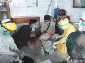 200 Orang Di-rapid Test Terkait Kerumunan Pemakaman Habib Hasan Assegaf 200 Orang Di-rapid Test Terkait Kerumunan Pemakaman Habib Hasan Assegaf