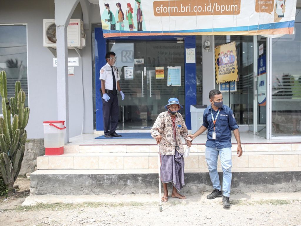 Pacu Pemulihan Ekonomi, BRI Salurkan BPUM ke Warga Perbatasan Pacu Pemulihan Ekonomi, BRI Salurkan BPUM ke Warga Perbatasan
