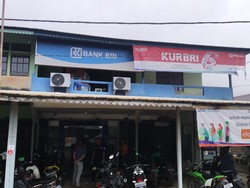 BRI Salurkan Bantuan ke UMKM hingga Guru Honorer di Aruk