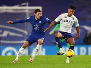 John Terry Kesal Lihat Christensen Saat Chelsea Kebobolan John Terry Kesal Lihat Christensen Saat Chelsea Kebobolan