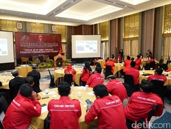 Bupati Anas Ajak Ormas Kontrol Pemerintah di Tengah Pandemi COVID-19