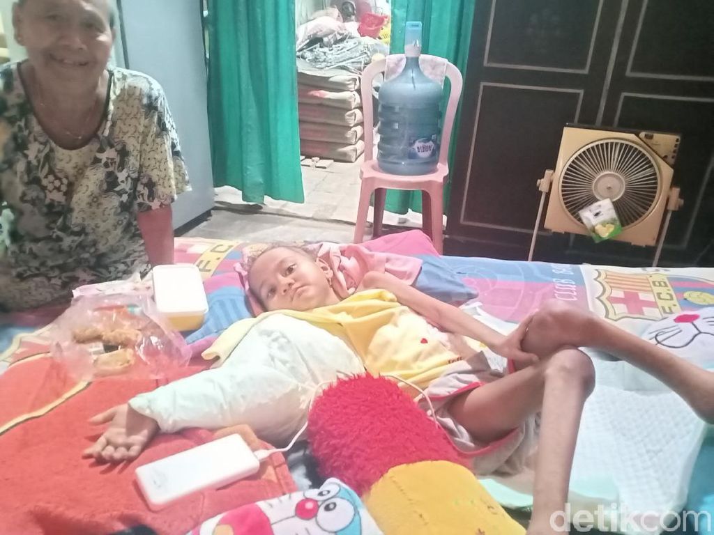 Bocah 5 Tahun Kena Kanker Tulang, Dokter Angkat Tangan Tapi Kakek Yakin Sembuh Bocah 5 Tahun Kena Kanker Tulang, Dokter Angkat Tangan Tapi Kakek Yakin Sembuh