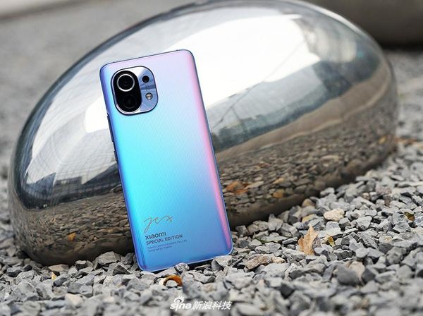 Mi 11 Edisi Lei Jun, HP Gahar Berpenampilan Menawan Harganya Rp  10 Juta