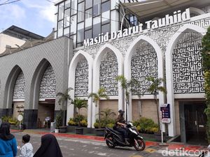 6 Hal soal Minimarket Samping Ponpes Aa Gym Disegel Usai Buat Resah 6 Hal soal Minimarket Samping Ponpes Aa Gym Disegel Usai Buat Resah