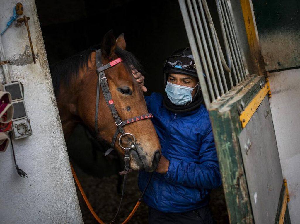 Pacuan Kuda di Spanyol Tetap Bertahan di Tengah Pandemi