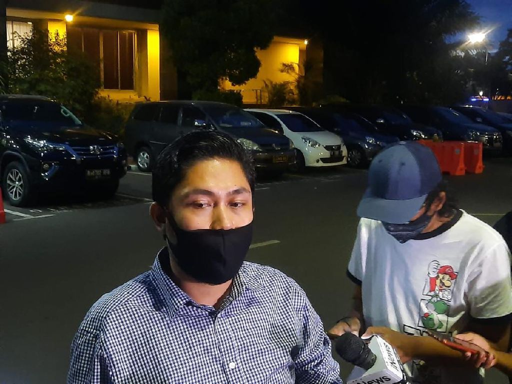 Pelapor Ungkap Alasan Mengapa Ingin Kasus Chat Mesum HRS Dibuka Kembali Pelapor Ungkap Alasan Mengapa Ingin Kasus Chat Mesum HRS Dibuka Kembali