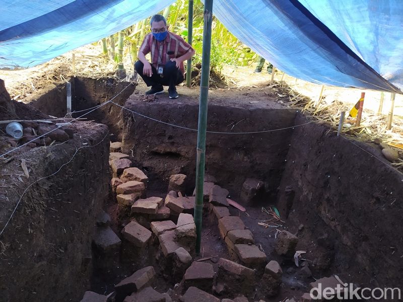 Penemuan Struktur Kuno Dekat Candi Pawon