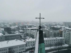 Politisasi Agama di Polandia Surutkan Kepercayaan pada Gereja