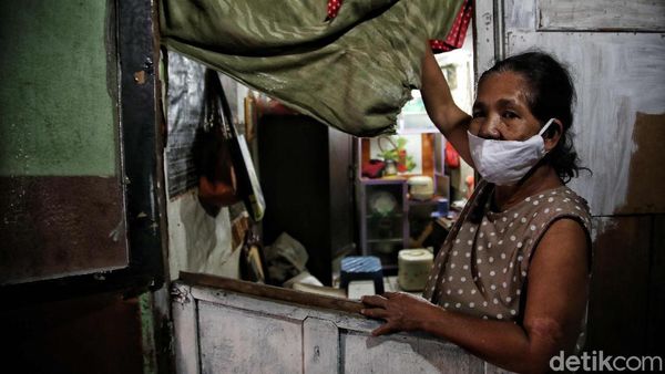 Riwayat Bedeng Kolong Jembatan Sungai Ciliwung