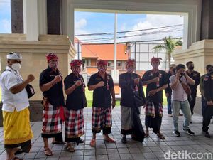 Sejumlah Pecalang Datangi Polda Bali, Minta Kasus Munarman Dituntaskan