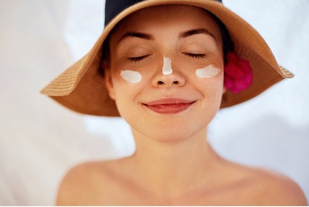 Sunscreen wajib digunakan kapanpun/Foto: Pinterest/momcurls pemakaian retinol