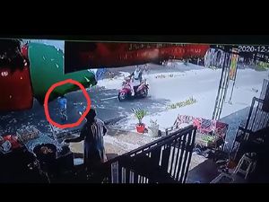 Ngeri! Detik-detik Bocah Jadi Korban Tabrak Lari Terekam CCTV