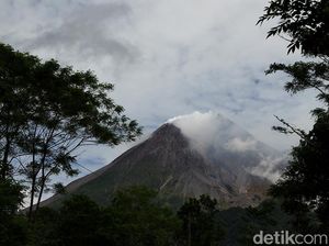 Aktivitas Gunung Merapi Meningkat, Pengungsi di Sleman Bertambah Aktivitas Gunung Merapi Meningkat, Pengungsi di Sleman Bertambah