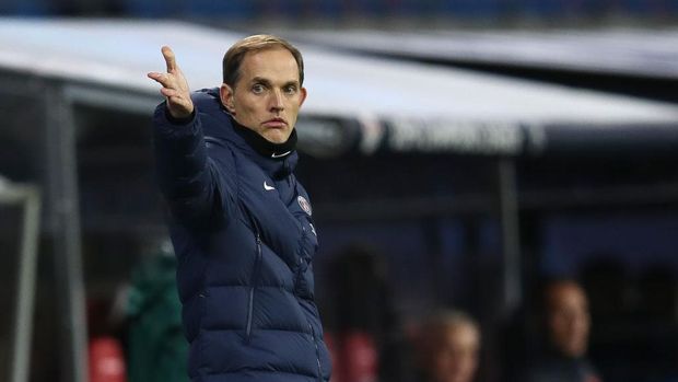 LEIPZIG, GERMANY - NOVEMBER 04: Thomas Tuchel, Head Coach of Paris Saint-Germain gestures during the UEFA Champions League Group H stage match between RB Leipzig and Paris Saint-Germain at Red Bull Arena on November 04, 2020 in Leipzig, Germany. (Photo by Maja Hitij/Getty Images)