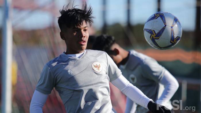 Sesi latihan Timnas Indonesia U-19 di Spanyol