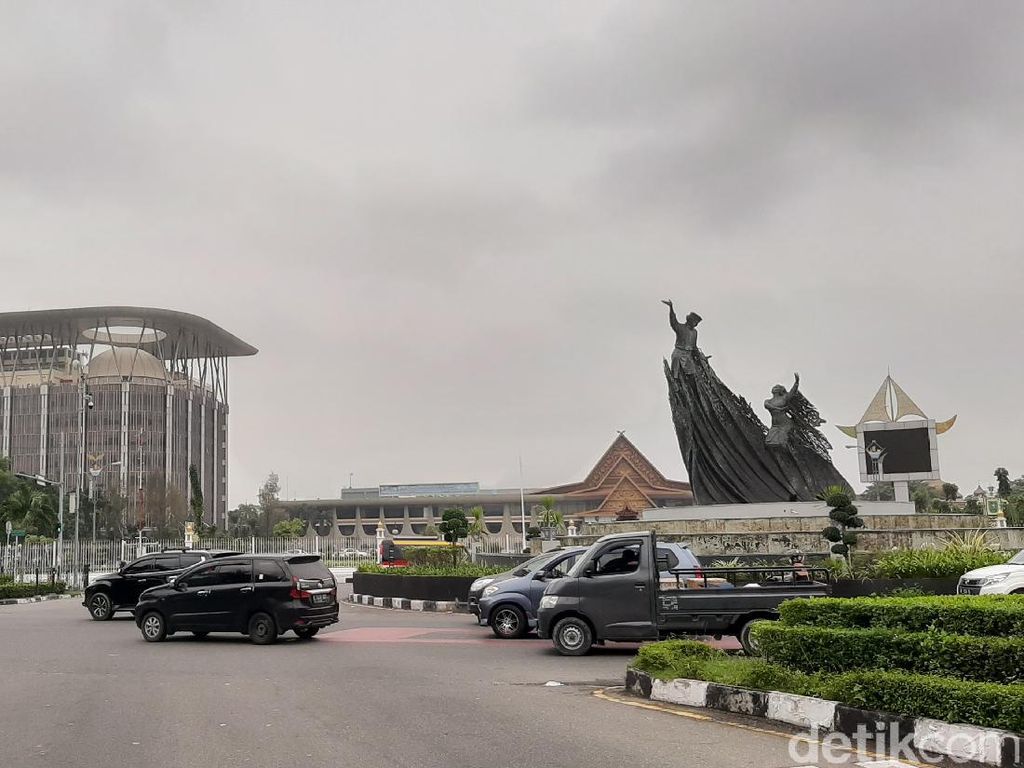 2 Daerah Dipimpin Pejabat yang Bukan Rekomendasi Gubernur Riau 2 Daerah Dipimpin Pejabat yang Bukan Rekomendasi Gubernur Riau