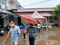 Disdukcapil Makassar Tutup karena Pegawai Positif COVID, Warga Tetap Datang