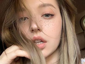 10 Potret Angelina Danilova, Model Rusia yang Populer di Korea 10 Potret Angelina Danilova, Model Rusia yang Populer di Korea