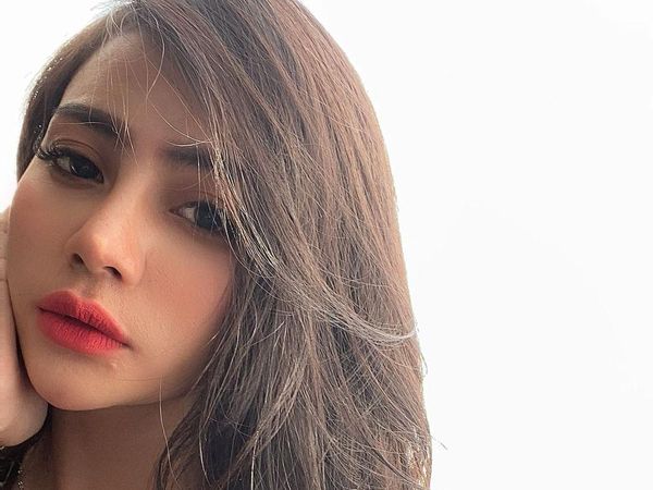 10 Potret Erni Tisya yang Disebut Netizen Calon Bidadari Surga