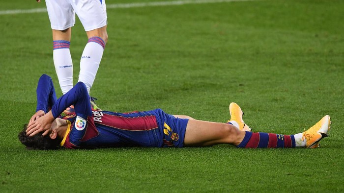 BARCELONA, SPAIN - DECEMBER 29: Francisco Trincao of Barcelona reacts during the La Liga Santander match between FC Barcelona and SD Eibar at Camp Nou on December 29, 2020 in Barcelona, Spain. Sporting stadiums around Spain remain under strict restrictions due to the Coronavirus Pandemic as Government social distancing laws prohibit fans inside venues resulting in games being played behind closed doors. (Photo by Alex Caparros/Getty Images)