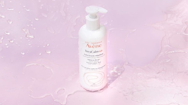 Eau Thermale Avène XeraCalm A.D Lipid-Replenishing Cleansing Oil/ Foto: aveneusa.com Eau Thermale Avène XeraCalm A.D Lipid-Replenishing Cleansing Oil