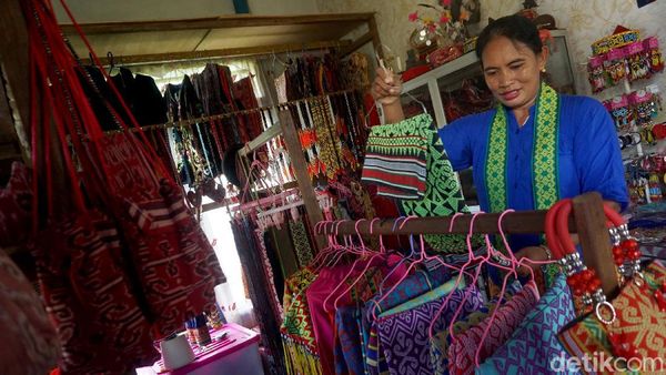 Foto: Tenun Sidan Khas Dayak Iban yang Masih Bertahan