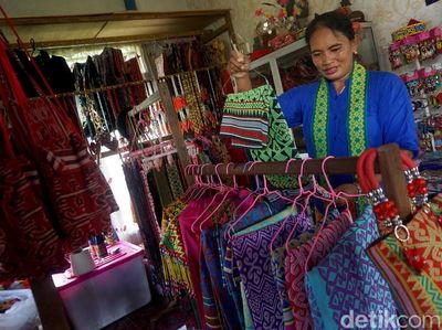 Foto: Tenun Sidan Khas Dayak Iban yang Masih Bertahan