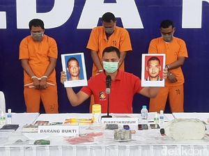 Gempar Teror Molotov Dilempar ke Rumah Wartawati di Kampar Gempar Teror Molotov Dilempar ke Rumah Wartawati di Kampar