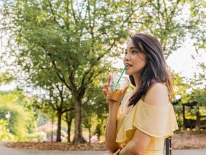 Jeanette, Pacar Cantik Jang Hansol yang Hobi Ngopi